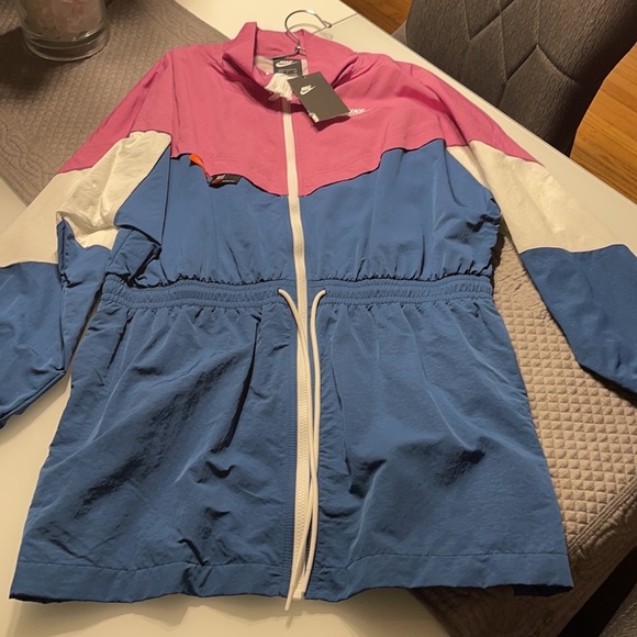 Nike Sportswear Icon Clash Womens Woven Track Jacket - Picture 9 of 9